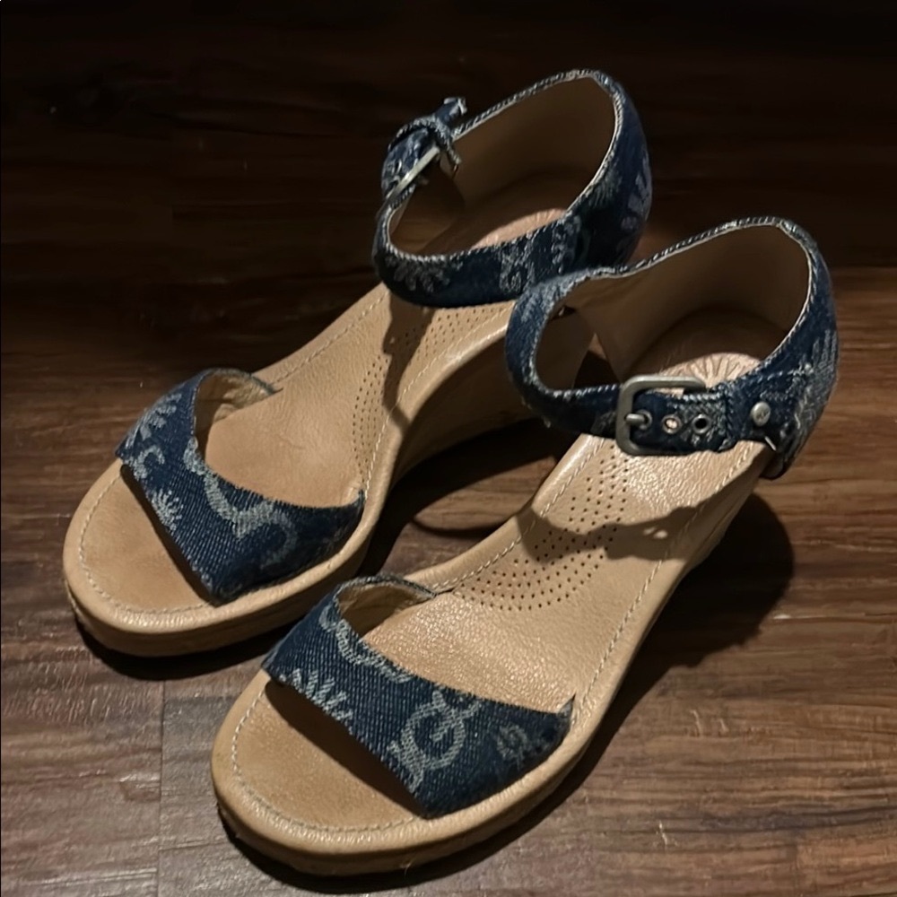 UGG Denim espadrille platform wedge shoe, sz 7